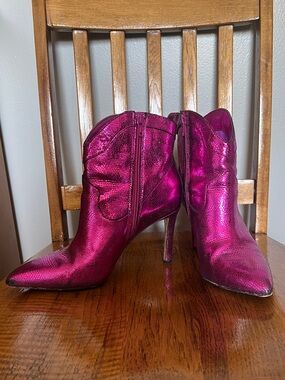 Gianni Bini Metallic Fuchsia snake skin ankle boots